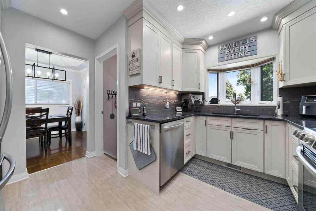 MLS® A2256737 - 574 4 Street SW in SW Hill Medicine Hat, Residential