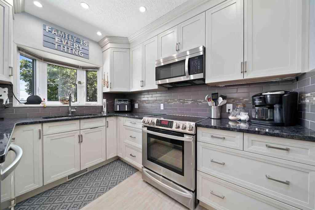MLS® A2256737 - 574 4 Street SW in SW Hill Medicine Hat, Residential
