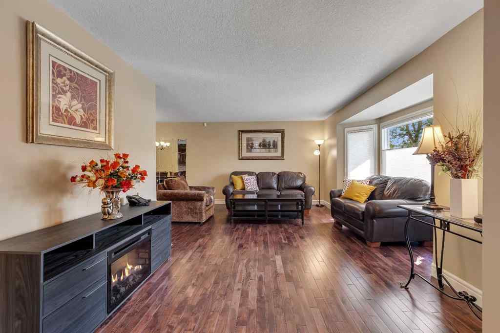 MLS® A2256743 - 136 castleglen Way NE in Castleridge Calgary, Residential