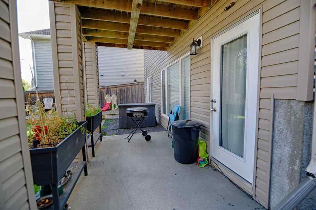 MLS® A2256744 - 212 Tartan Circle W in West Highlands Lethbridge, Residential
