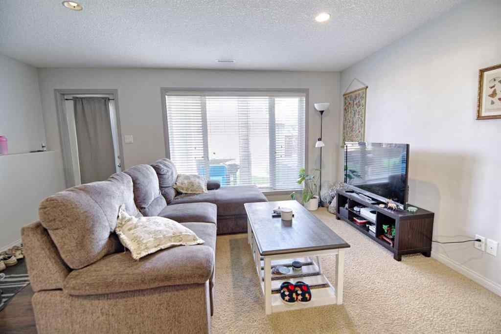 MLS® A2256744 - 212 Tartan Circle W in West Highlands Lethbridge, Residential