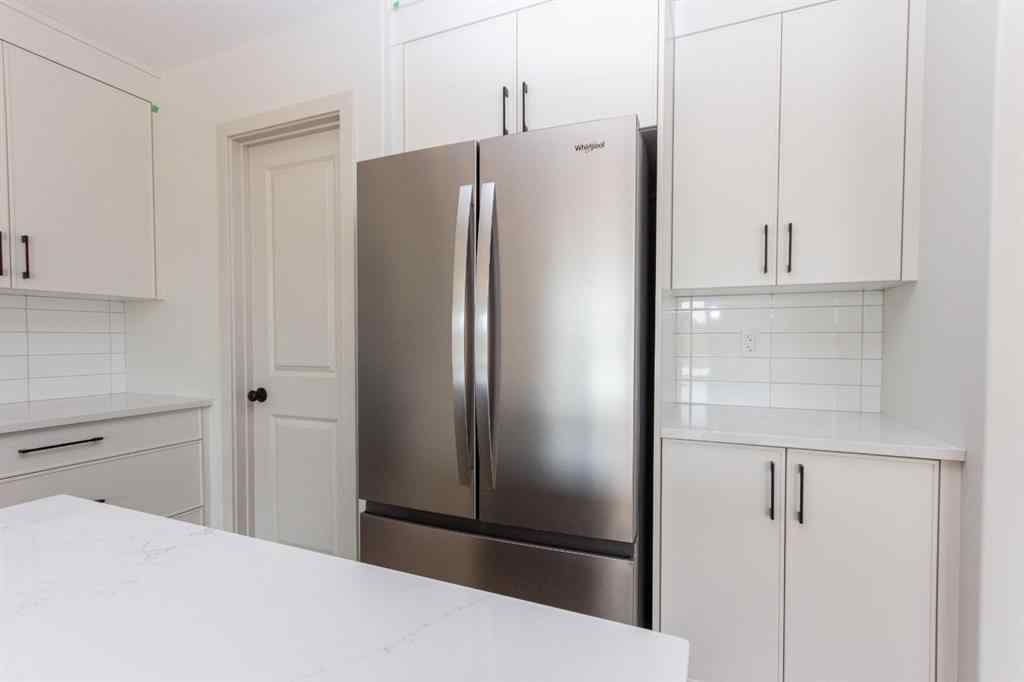 MLS® A2256748 - 4429 53 Street  in Creekside Rocky Mountain House, Residential