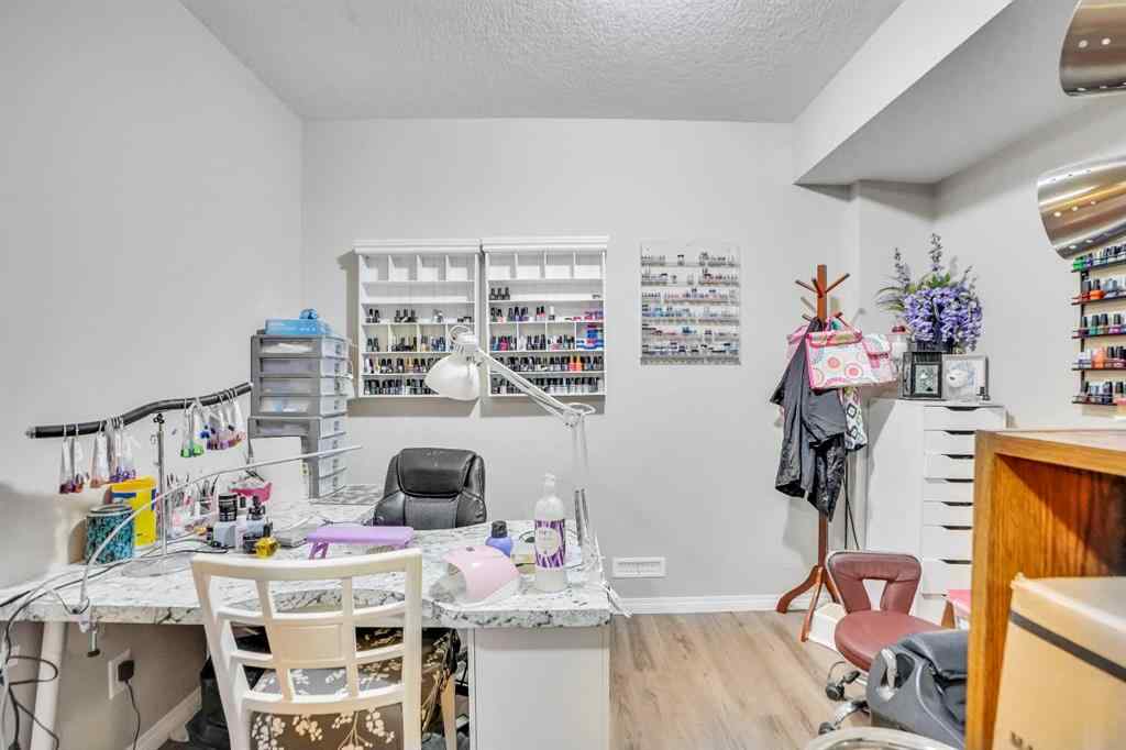 MLS® A2256749 - 19 Hillcrest Link SW in Hillcrest Airdrie, Residential