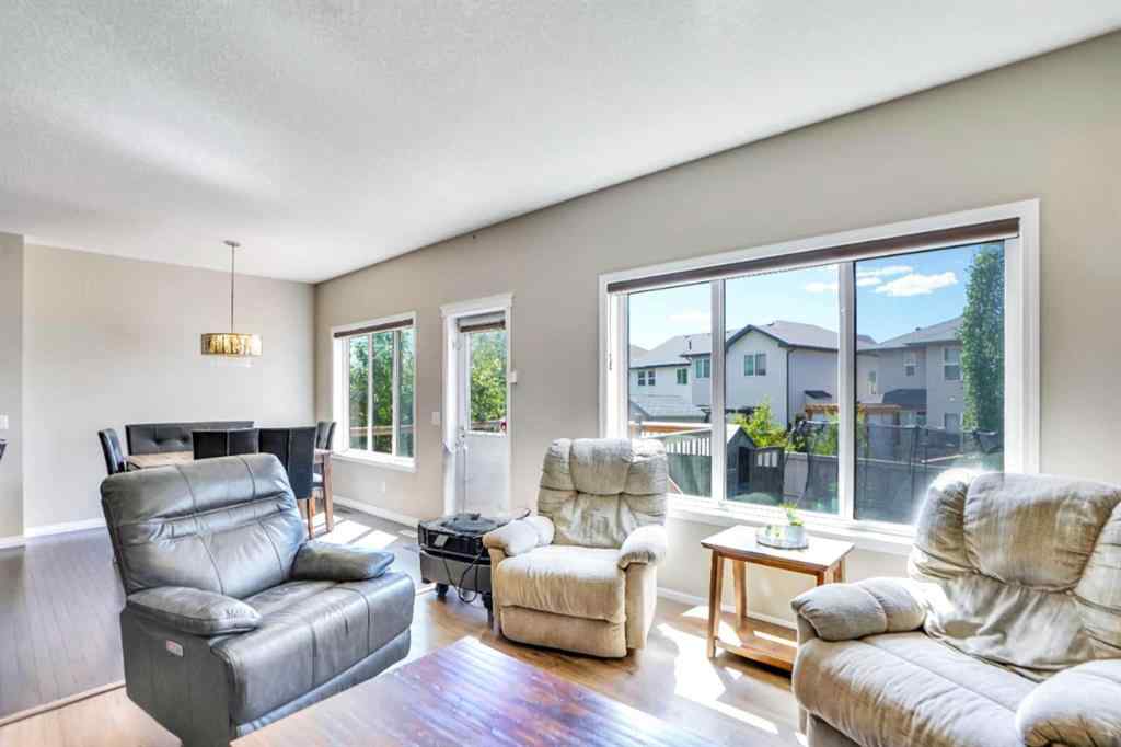 MLS® A2256749 - 19 Hillcrest Link SW in Hillcrest Airdrie, Residential