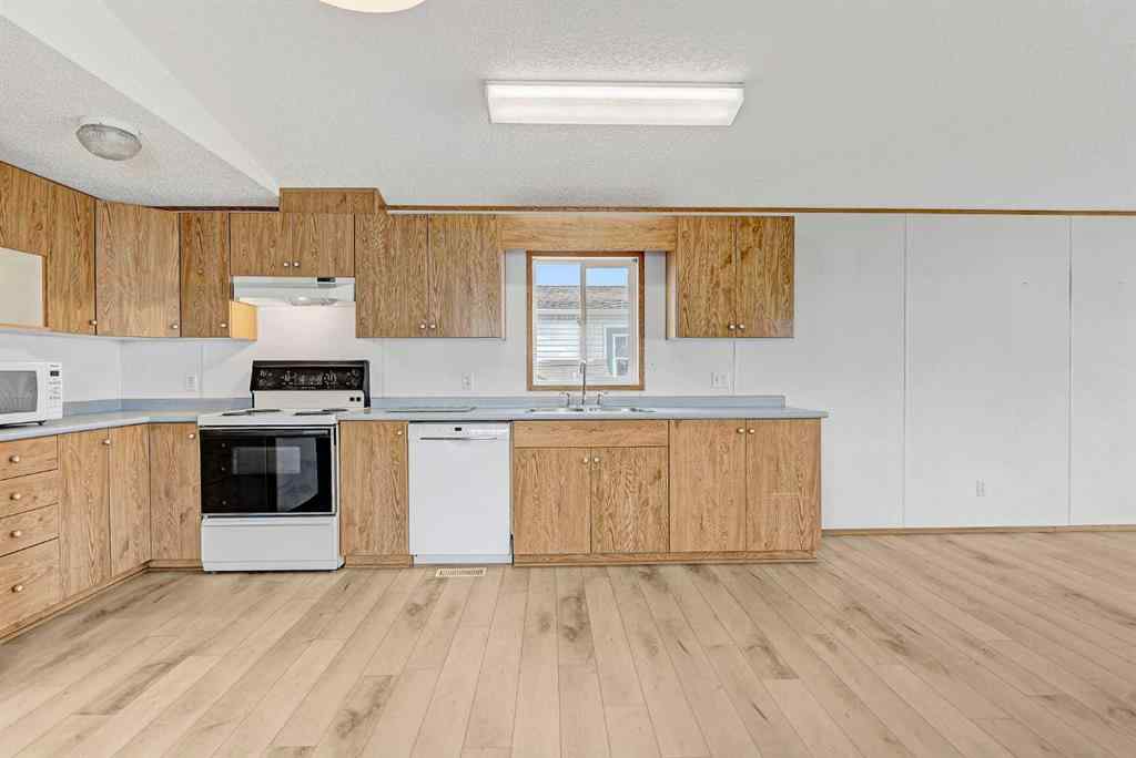 MLS® A2256758 - 9709 108 Avenue  in N/A Clairmont, Residential