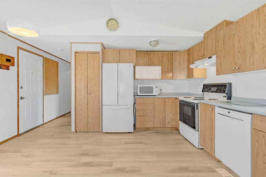 MLS® A2256758 - 9709 108 Avenue  in N/A Clairmont, Residential