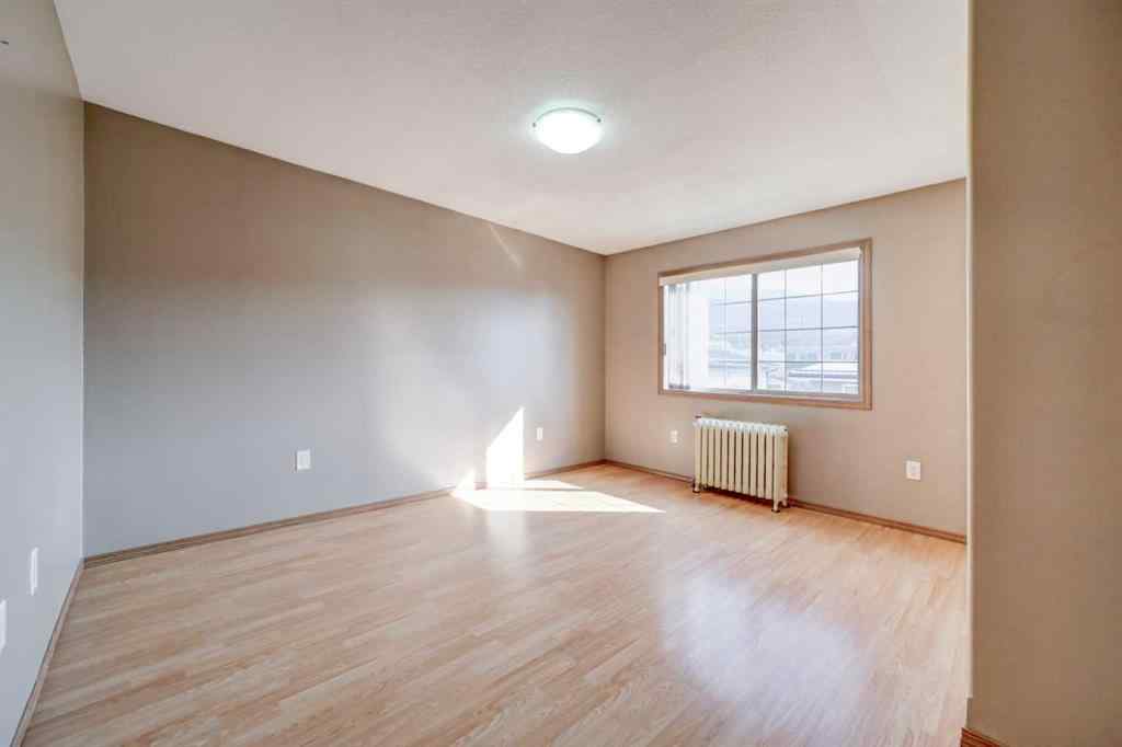 MLS® A2256759 - 2134 214 Street  in NONE Bellevue, Residential