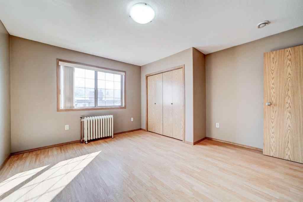 MLS® A2256759 - 2134 214 Street  in NONE Bellevue, Residential