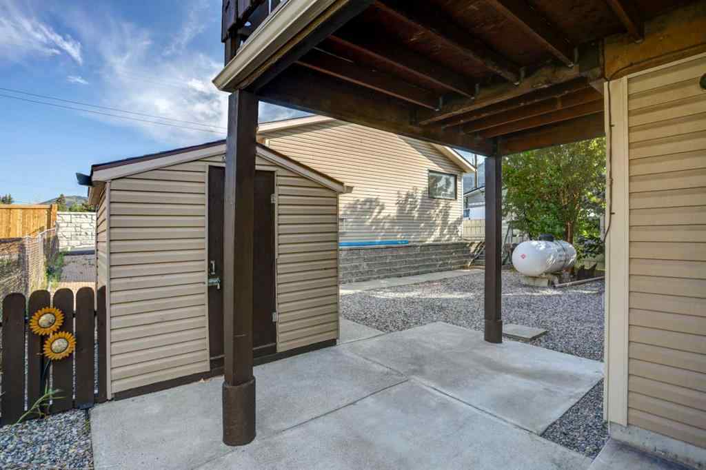 MLS® A2256759 - 2134 214 Street  in NONE Bellevue, Residential