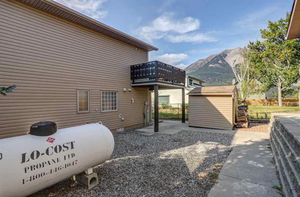 MLS® A2256759 - 2134 214 Street  in NONE Bellevue, Residential