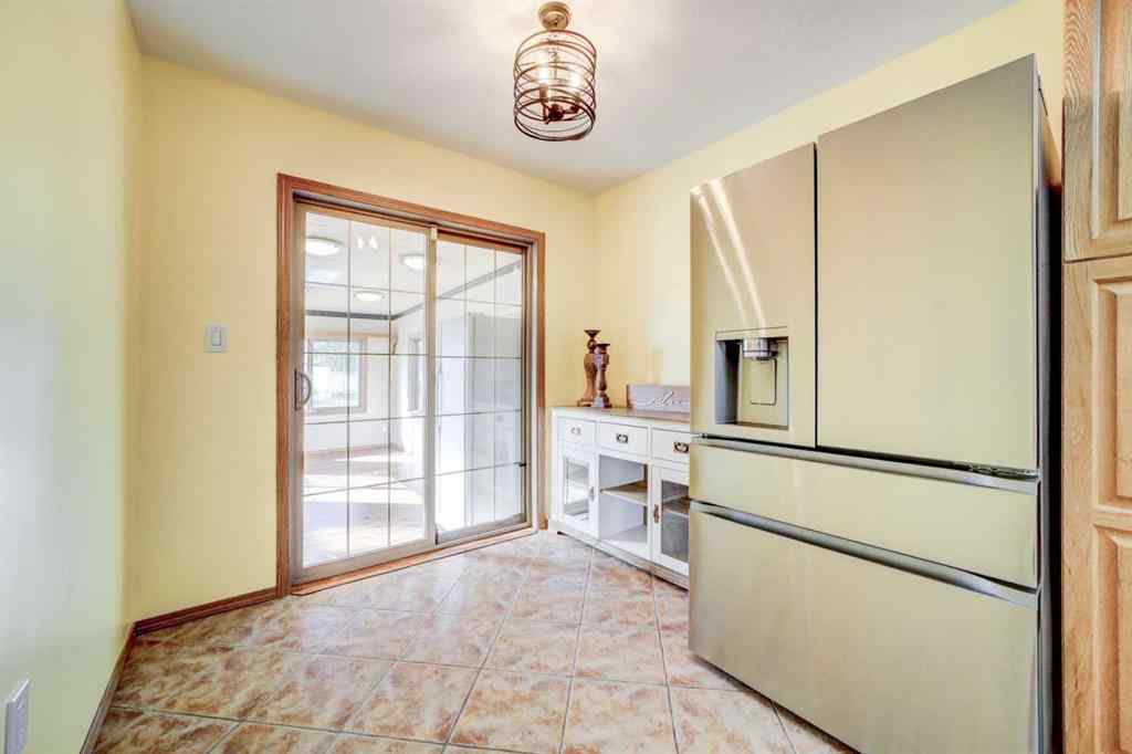 MLS® A2256759 - 2134 214 Street  in NONE Bellevue, Residential