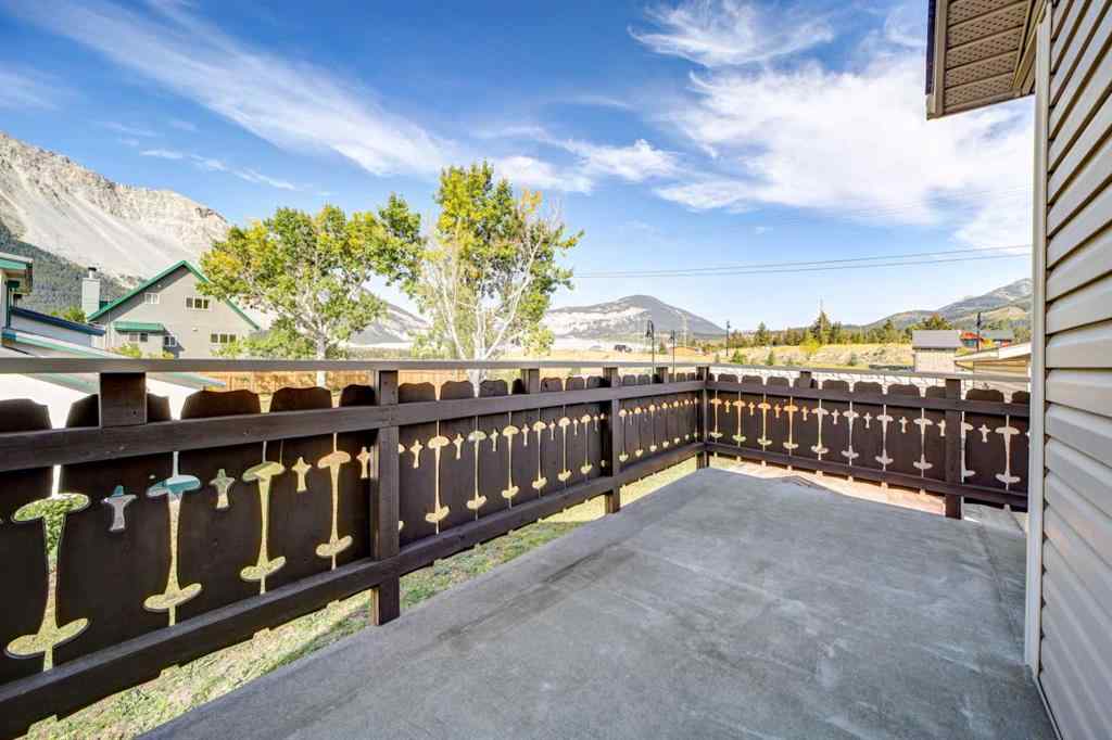MLS® A2256759 - 2134 214 Street  in NONE Bellevue, Residential