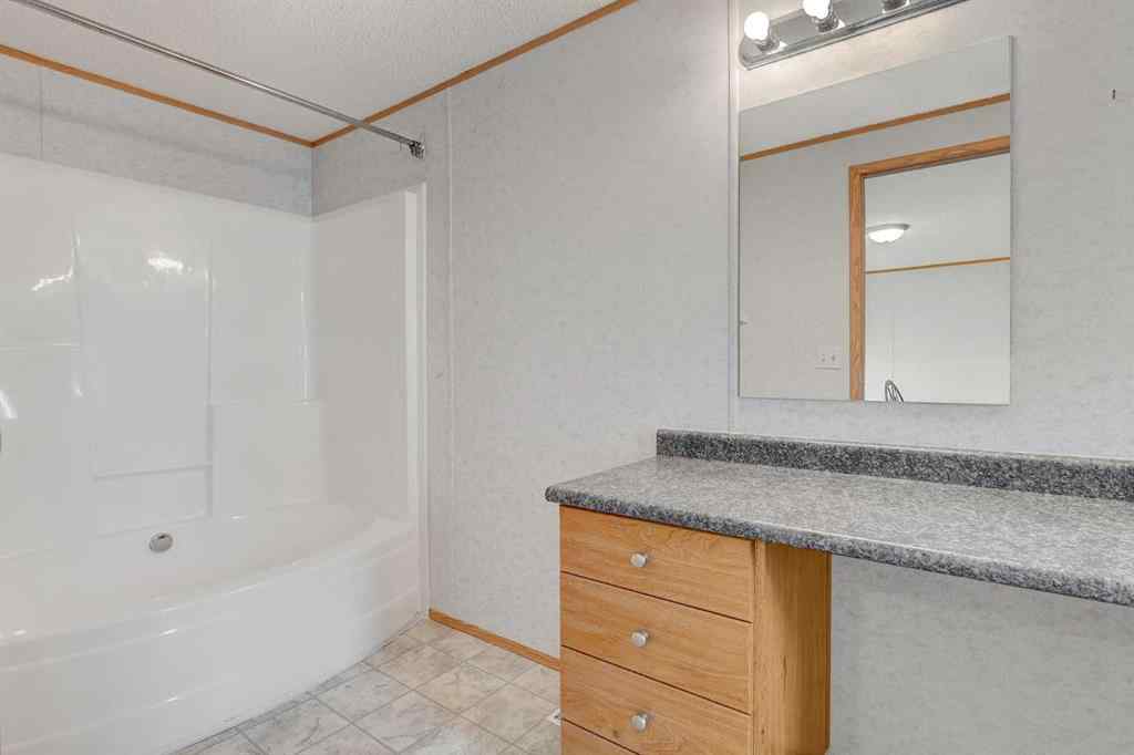 MLS® A2256765 - 9521 111 Avenue  in N/A Clairmont, Residential