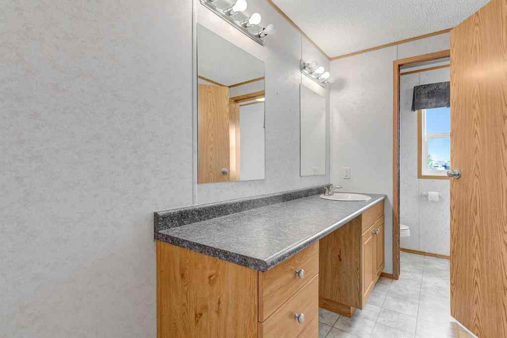 MLS® A2256765 - 9521 111 Avenue  in N/A Clairmont, Residential