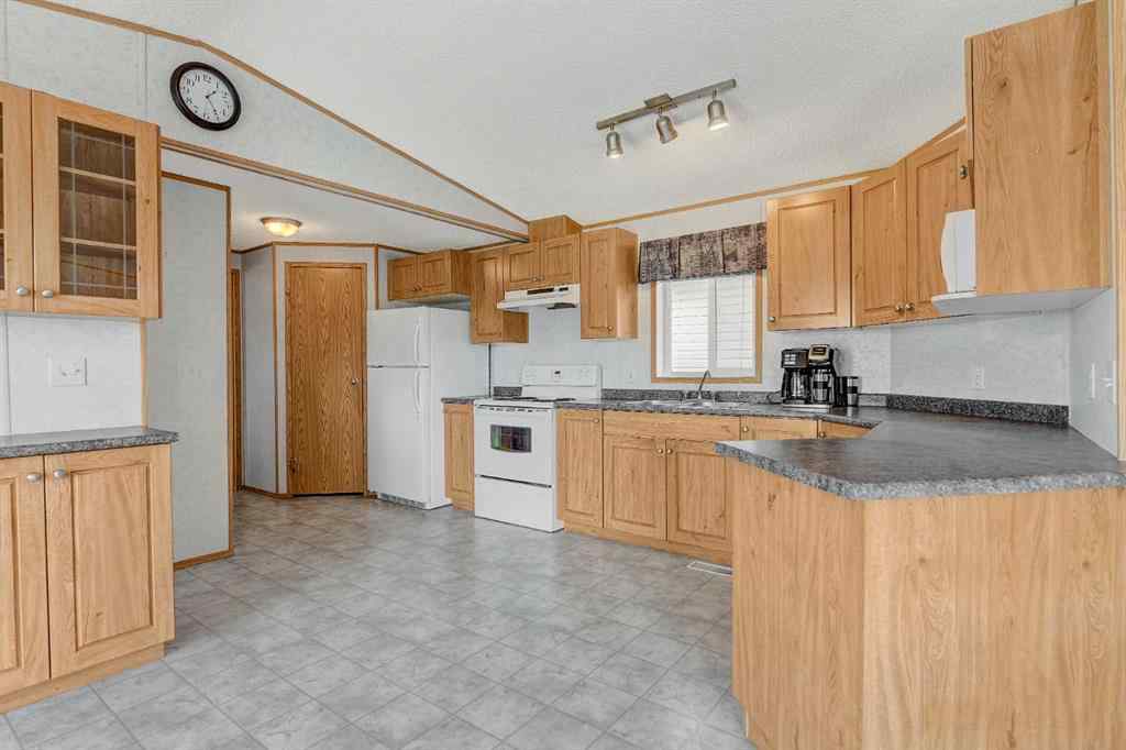 MLS® A2256765 - 9521 111 Avenue  in N/A Clairmont, Residential