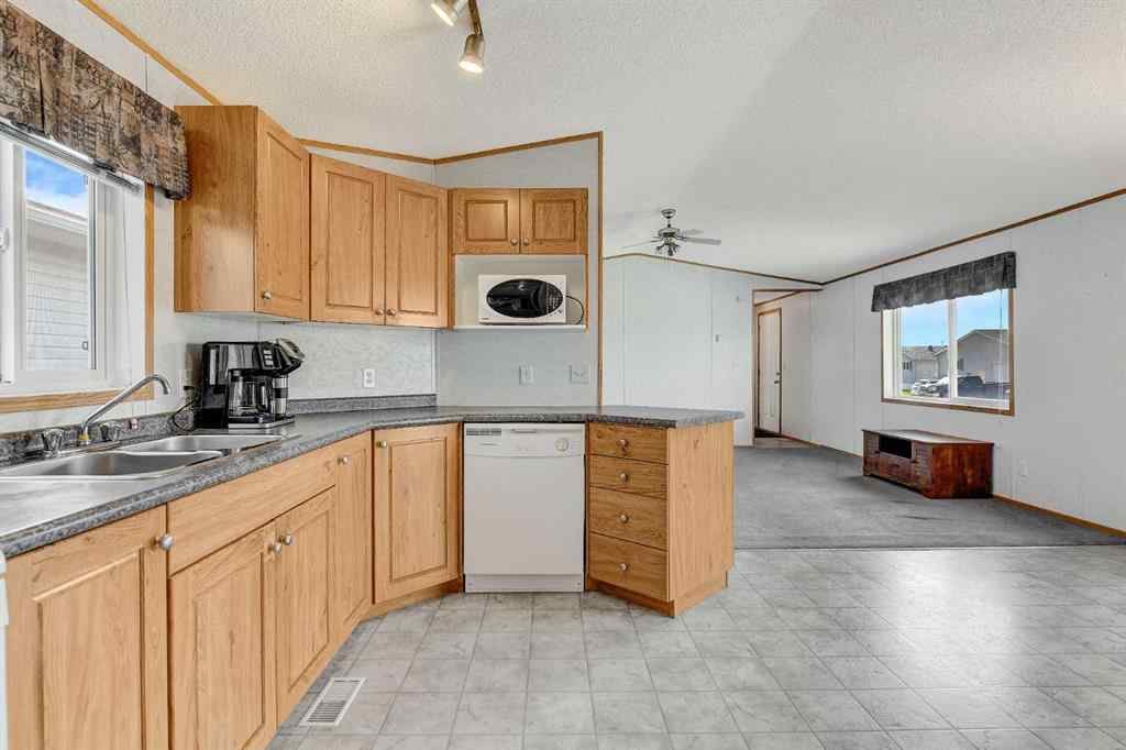 MLS® A2256765 - 9521 111 Avenue  in N/A Clairmont, Residential