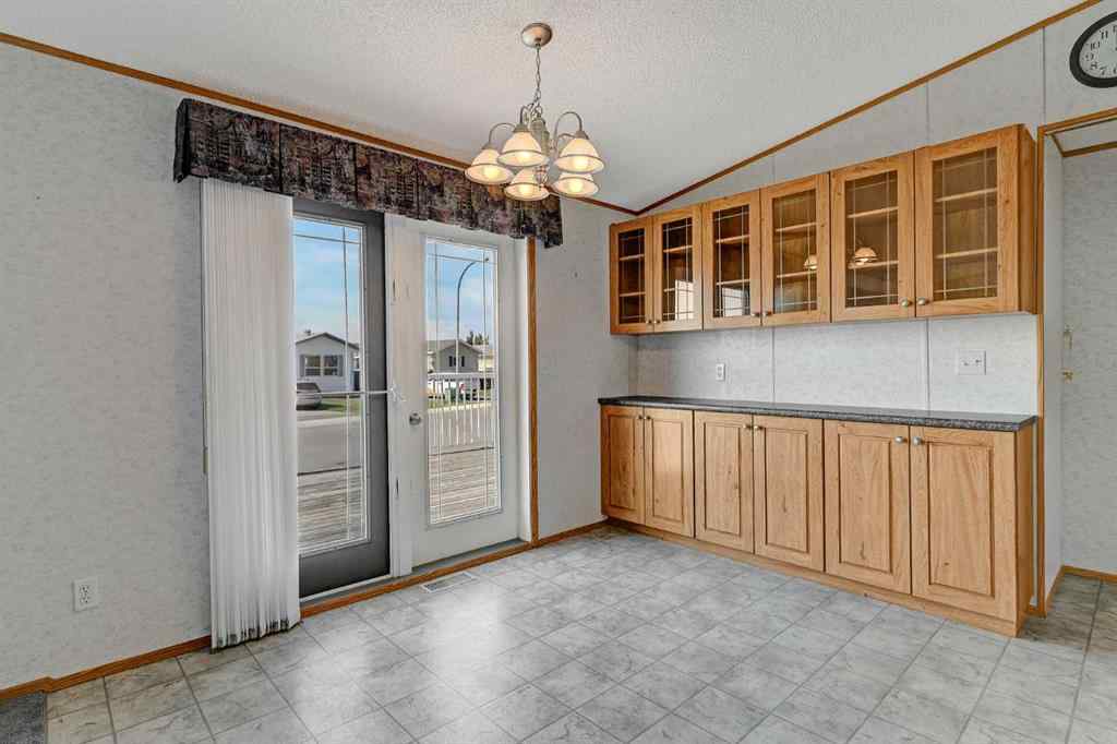 MLS® A2256765 - 9521 111 Avenue  in N/A Clairmont, Residential