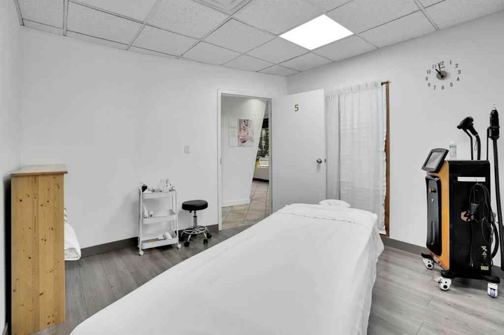 MLS® A2256771 - 1330 12 Avenue SW in Beltline Calgary, Commercial