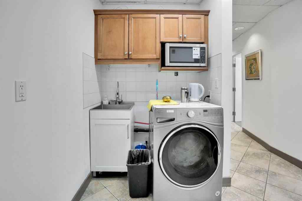 MLS® A2256771 - 1330 12 Avenue SW in Beltline Calgary, Commercial