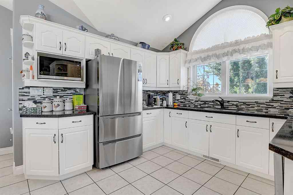 MLS® A2256772 - 1109 Hayfield Drive  in NONE Beaverlodge, Residential