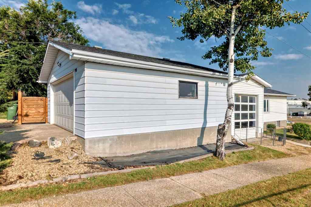MLS® A2256774 - 5001 44 Ave   in Central Ponoka Ponoka, Residential