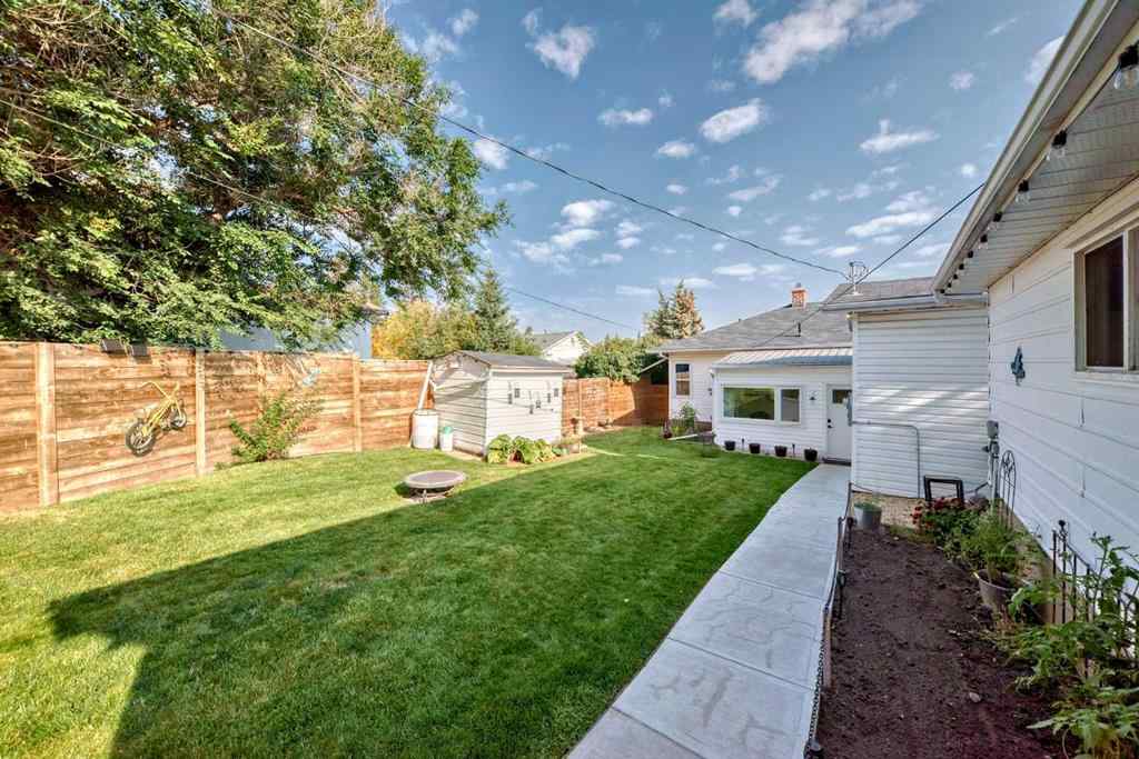 MLS® A2256774 - 5001 44 Ave   in Central Ponoka Ponoka, Residential