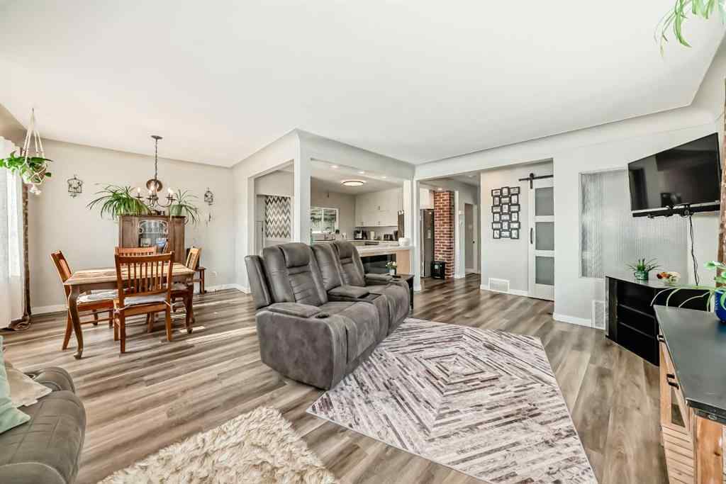 MLS® A2256774 - 5001 44 Ave   in Central Ponoka Ponoka, Residential