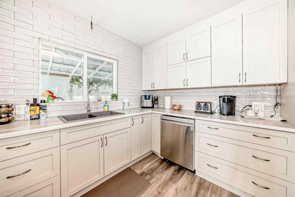 MLS® A2256774 - 5001 44 Ave   in Central Ponoka Ponoka, Residential