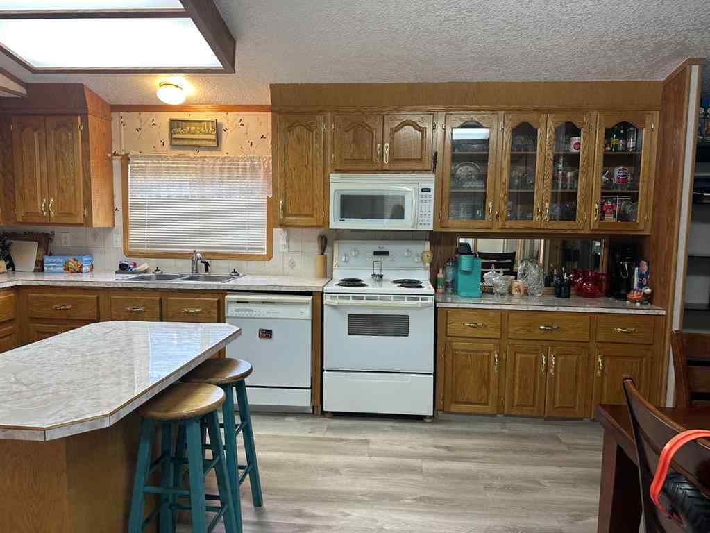 MLS® A2256775 - 202 James Avenue  in NONE Taber, Residential