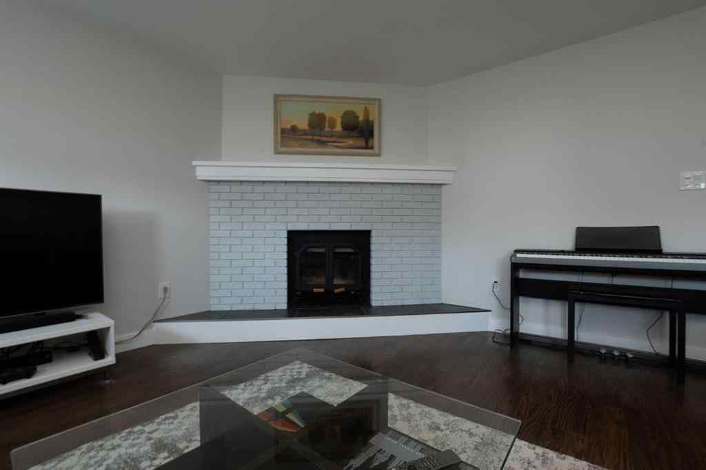 MLS® A2256786 - 9505 63 Avenue  in Country Club Estates Grande Prairie, Residential