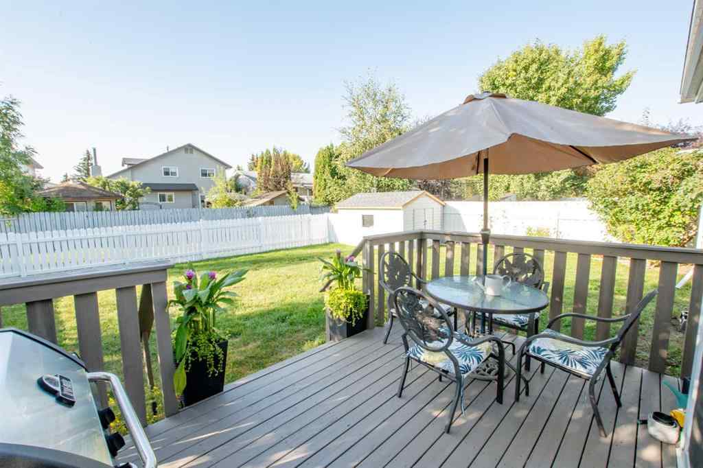 MLS® A2256786 - 9505 63 Avenue  in Country Club Estates Grande Prairie, Residential