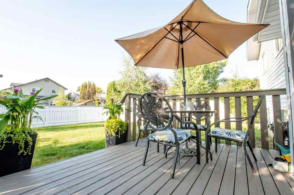 MLS® A2256786 - 9505 63 Avenue  in Country Club Estates Grande Prairie, Residential