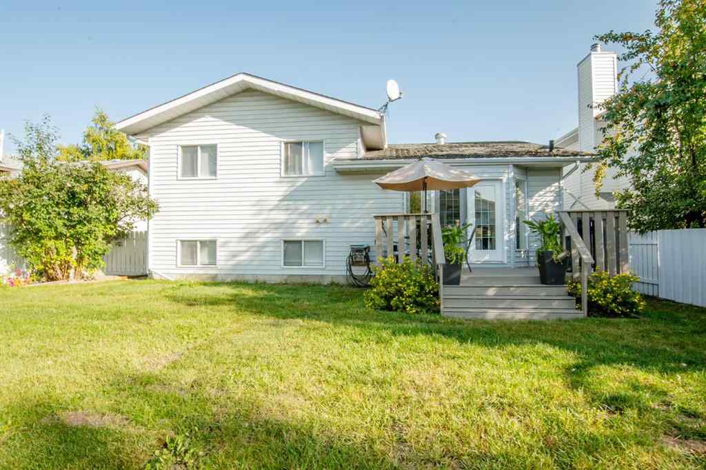 MLS® A2256786 - 9505 63 Avenue  in Country Club Estates Grande Prairie, Residential
