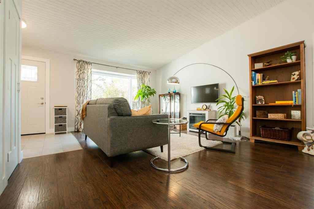 MLS® A2256786 - 9505 63 Avenue  in Country Club Estates Grande Prairie, Residential