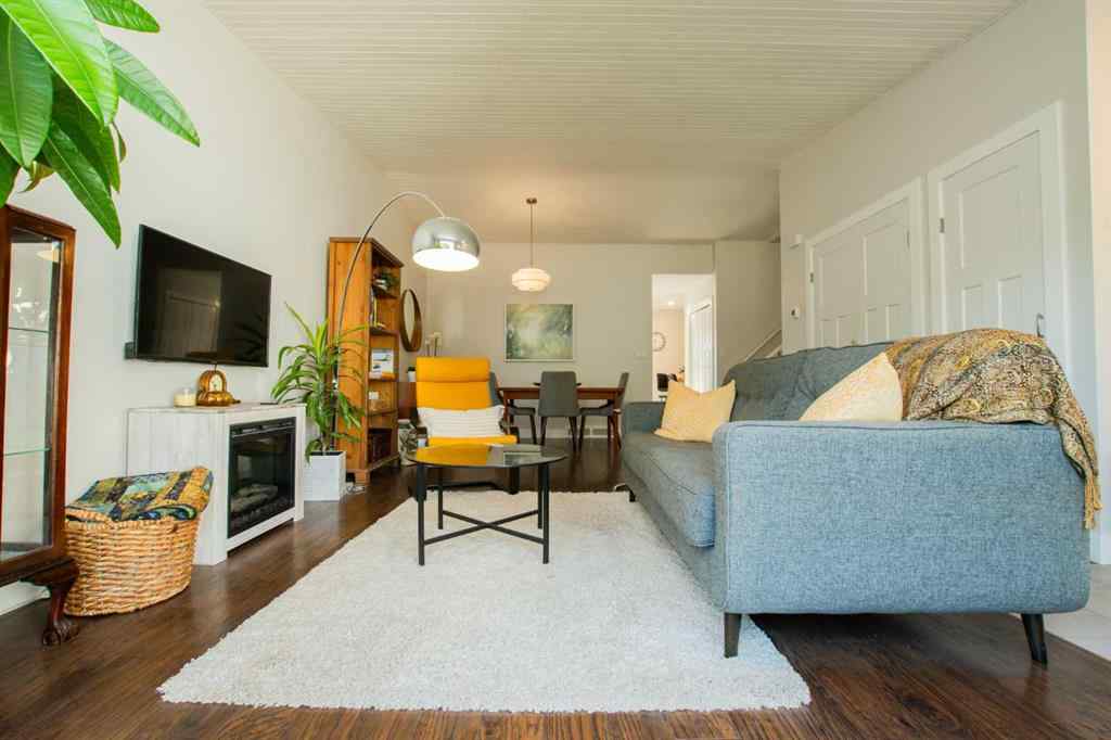 MLS® A2256786 - 9505 63 Avenue  in Country Club Estates Grande Prairie, Residential
