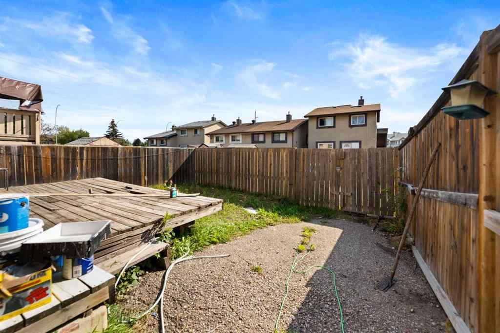 MLS® A2256787 - 40 Pinecliff Close NE in Pineridge Calgary, Residential