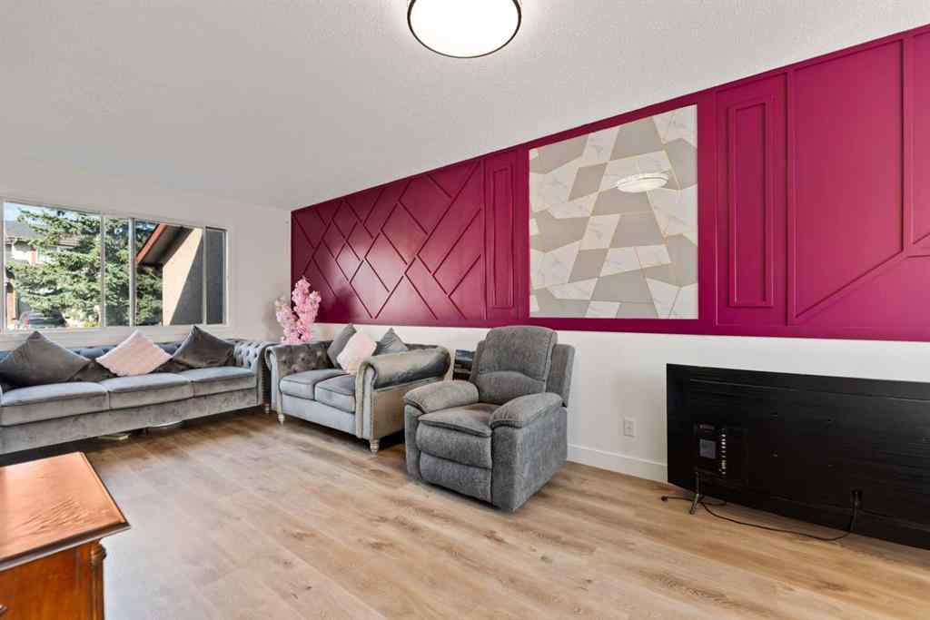 MLS® A2256787 - 40 Pinecliff Close NE in Pineridge Calgary, Residential