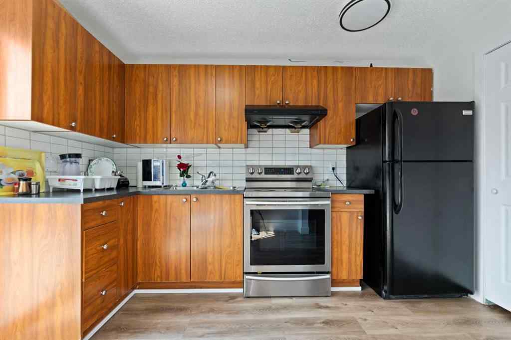 MLS® A2256787 - 40 Pinecliff Close NE in Pineridge Calgary, Residential