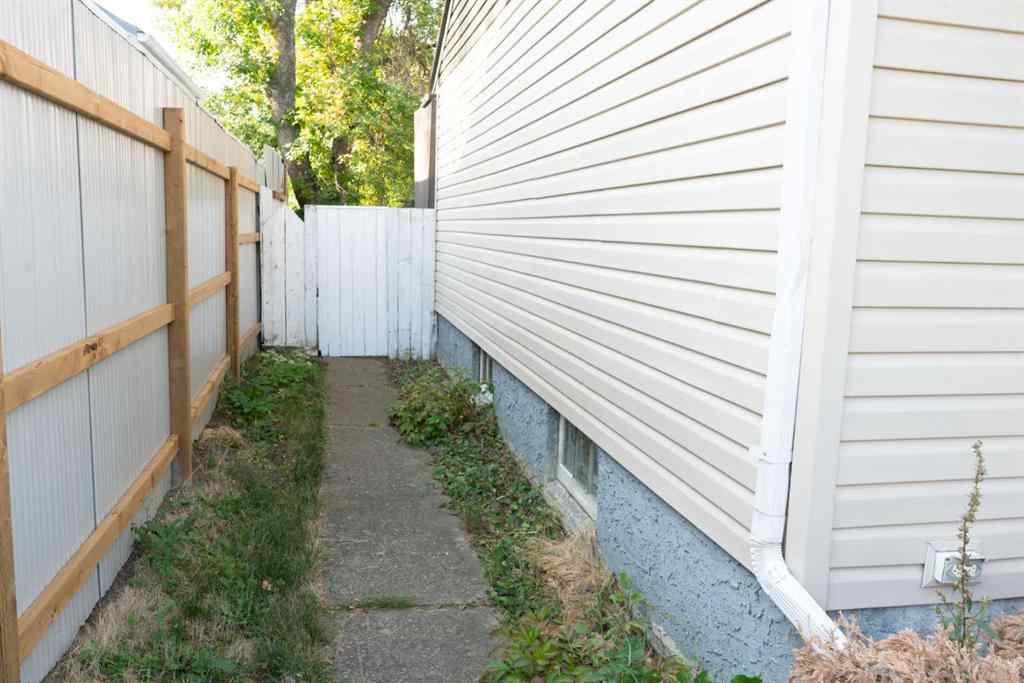 MLS® A2256796 - 1614 5a Avenue N in Westminster Lethbridge, Residential