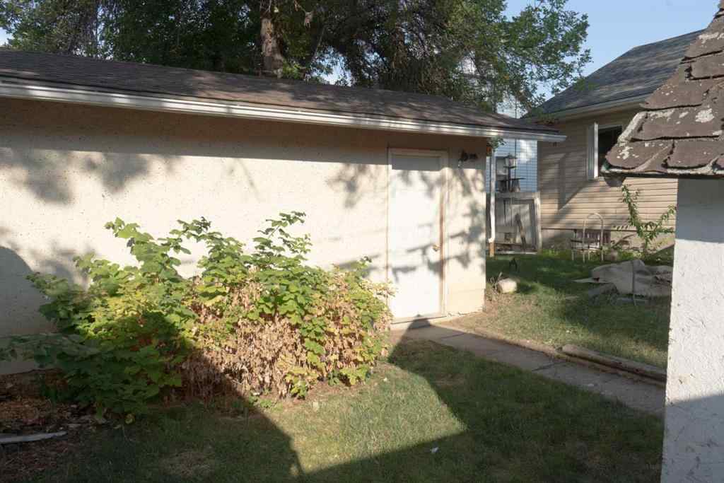 MLS® A2256796 - 1614 5a Avenue N in Westminster Lethbridge, Residential