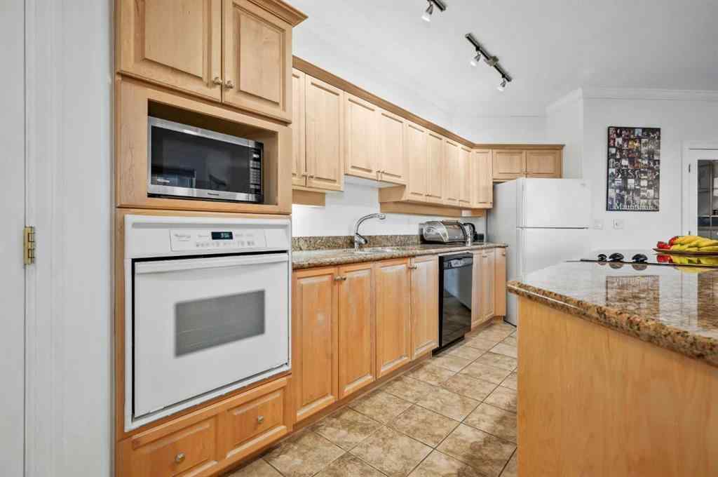 MLS® A2256810 - Unit #210 60 24 Avenue SW in Erlton Calgary, Residential