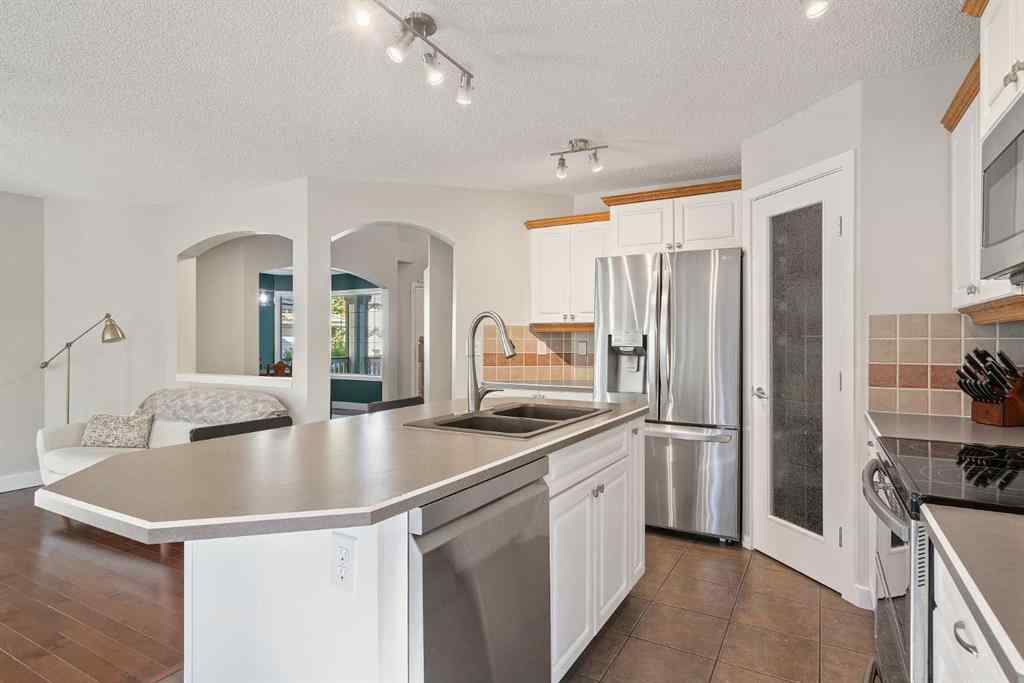 MLS® A2256813 - 45 Mt Douglas Close SE in McKenzie Lake Calgary, Residential