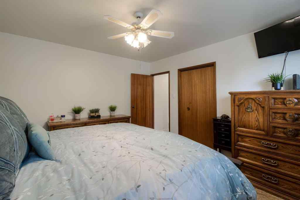 MLS® A2256819 - 1708 Lakeside Road S in Lakeview Lethbridge, Residential
