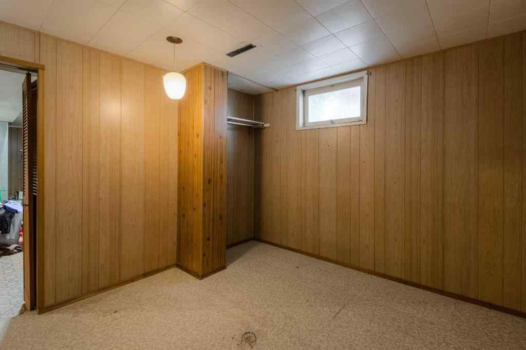 MLS® A2256819 - 1708 Lakeside Road S in Lakeview Lethbridge, Residential