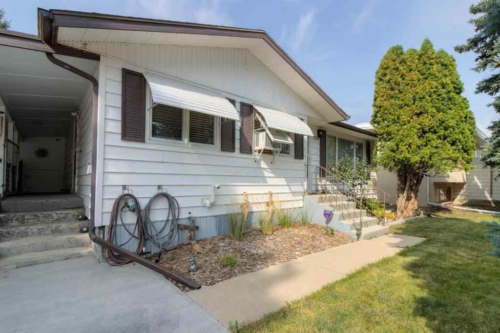 MLS® A2256819 - 1708 Lakeside Road S in Lakeview Lethbridge, Residential