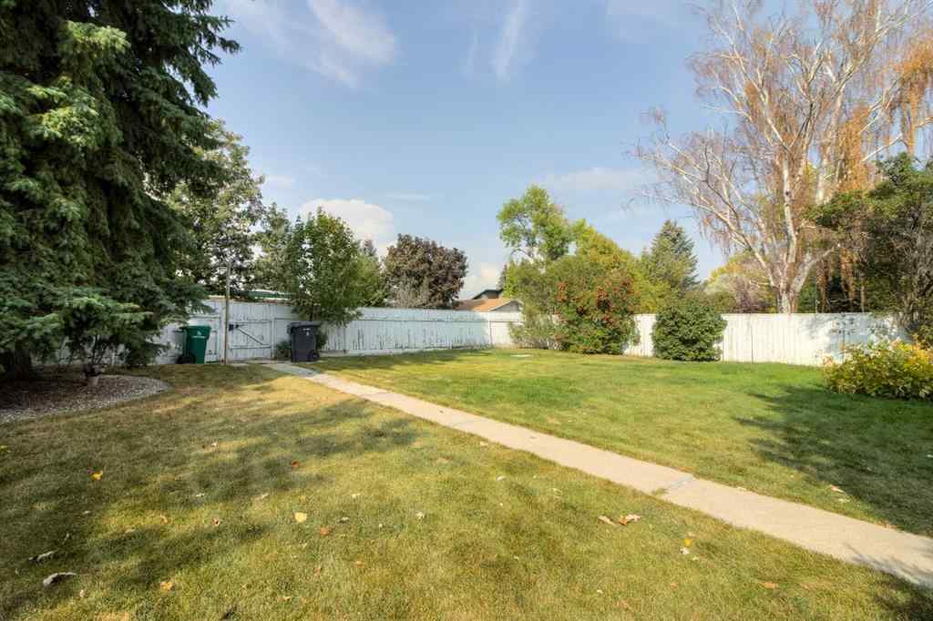 MLS® A2256819 - 1708 Lakeside Road S in Lakeview Lethbridge, Residential