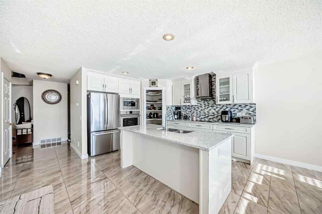 MLS® A2256821 - 41 Covette Bay NE in Coventry Hills Calgary, Residential