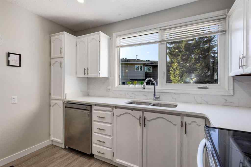 MLS® A2256825 - Unit #4 1111 Canterbury Drive SW in Canyon Meadows Calgary, Residential