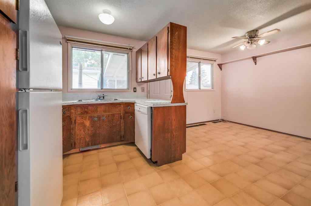 MLS® A2256826 - 3616 28 Street SE in Dover Calgary, Residential
