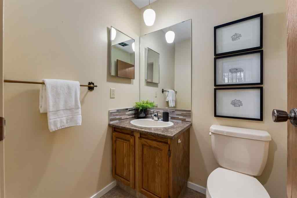 MLS® A2256827 - 20 Point Mckay Court NW in Point McKay Calgary, Residential